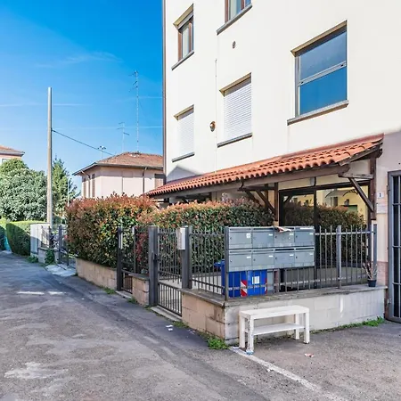 Guesthost - Parco Ducale Duplex With Parking بارما
