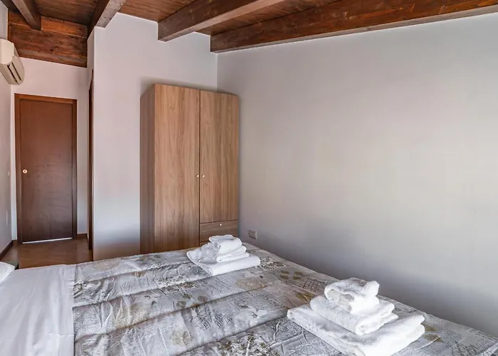 شقة Guesthost - Parco Ducale Duplex With Parking