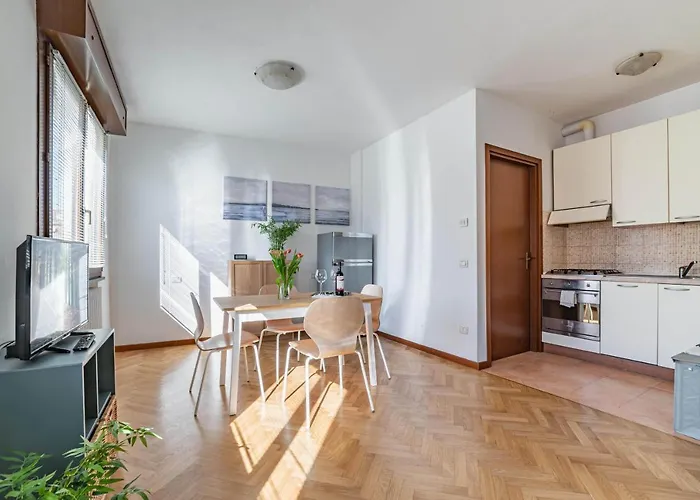 Guesthost - Parco Ducale Duplex With Parking بارما