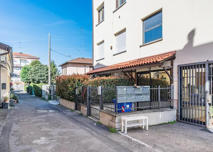 Guesthost - Parco Ducale Duplex With Parking بارما