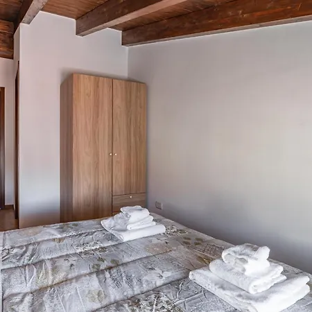 Appartement Parco Ducale Duplex With Parking